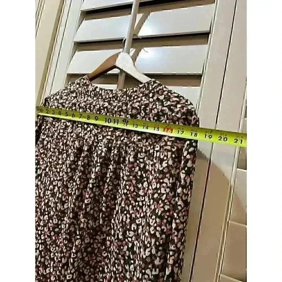 Zac and Rachel animal print Blouse Size Large - Picture 8 of 12